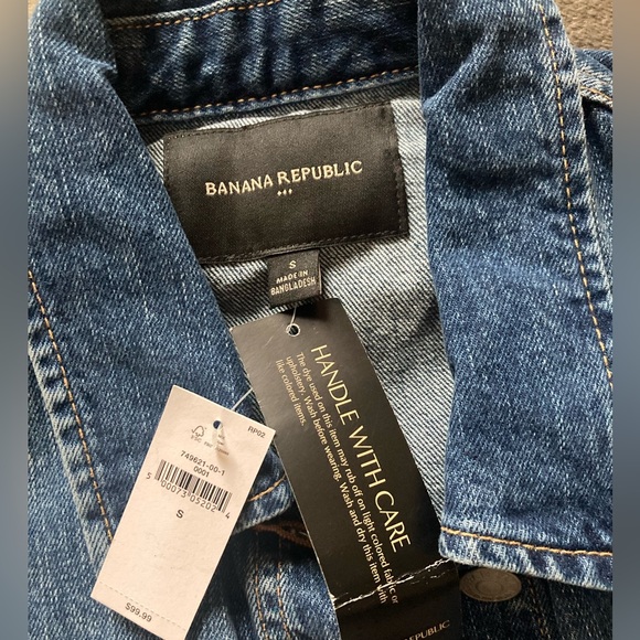 Banana Republic NWT oversized jean jacket, women’s size small - Picture 4 of 4